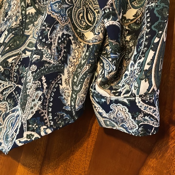 Roz & Ali Women’s top Size 1X by multi color blue green and white button up - Picture 15 of 16